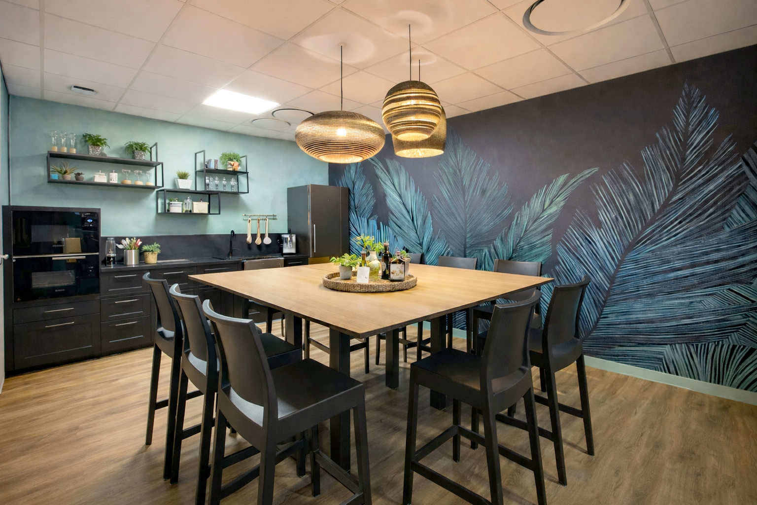 Espace cuisine et détente aménagé dans les bureaux de BFM Location à Angers